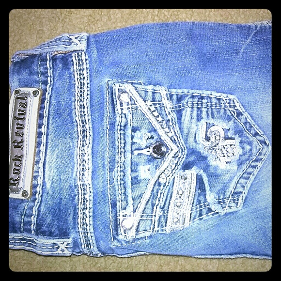 3 Rock revival outfits size 28